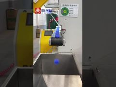 Mesin pembuat tutup digunakan di lokasi pelanggan untuk air murni dalam kemasan