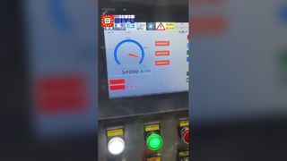 54,000 bottles per hour, stable high-speed hot melt adhesive labeling machine at the customer's site