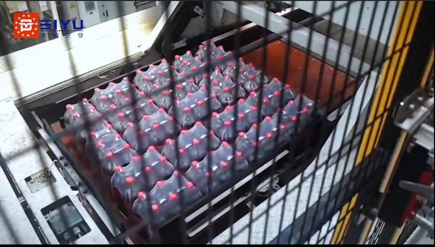 High Speed Fully Automatic Carbonated Beverage Single Column Palletizer For Coca-Cola Production Line With Marshaling Station Before Palletizing