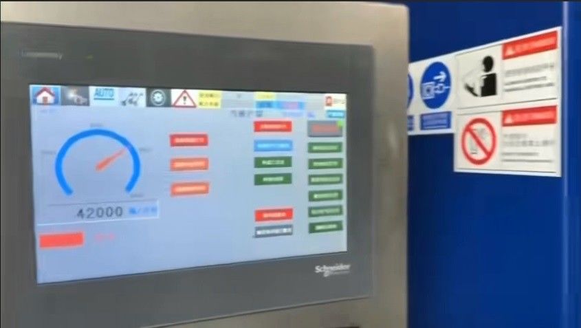 42,000 Bottles Per Hour High-speed OPP Hot Melt Labeler For Bottled Water Production Line At Customer Site