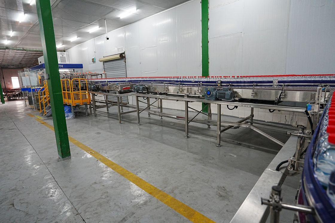 Bottle Conveyor System Conveyor Line For 24000BPH Bottled Water Production Line
