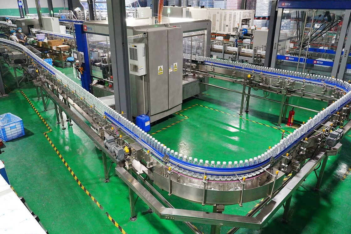 ボトルコンベアライン ボトルコンベアシステム 60000BPH ボトル水生産ラインのためのコンベアシステム