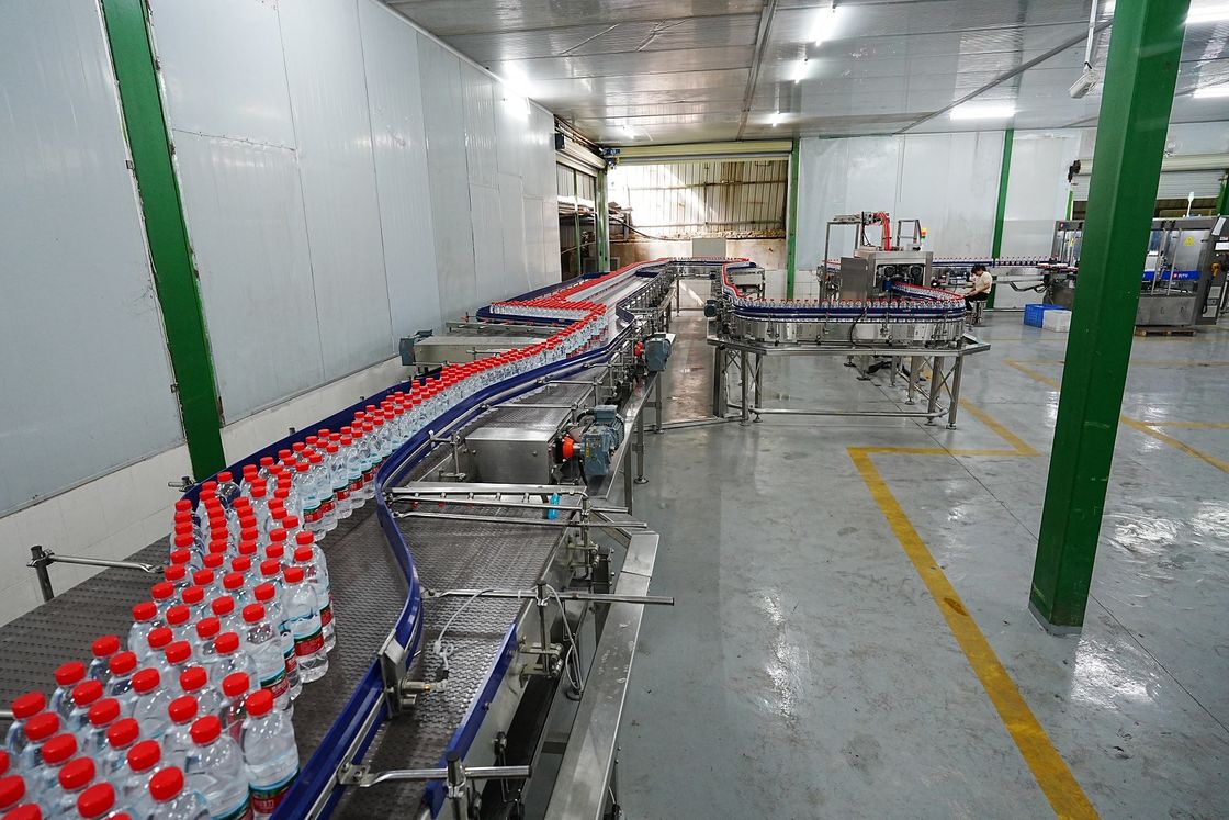 Dynamic Buffer Platform Conveyor Line For 24000BPH Bottled Water Production Line