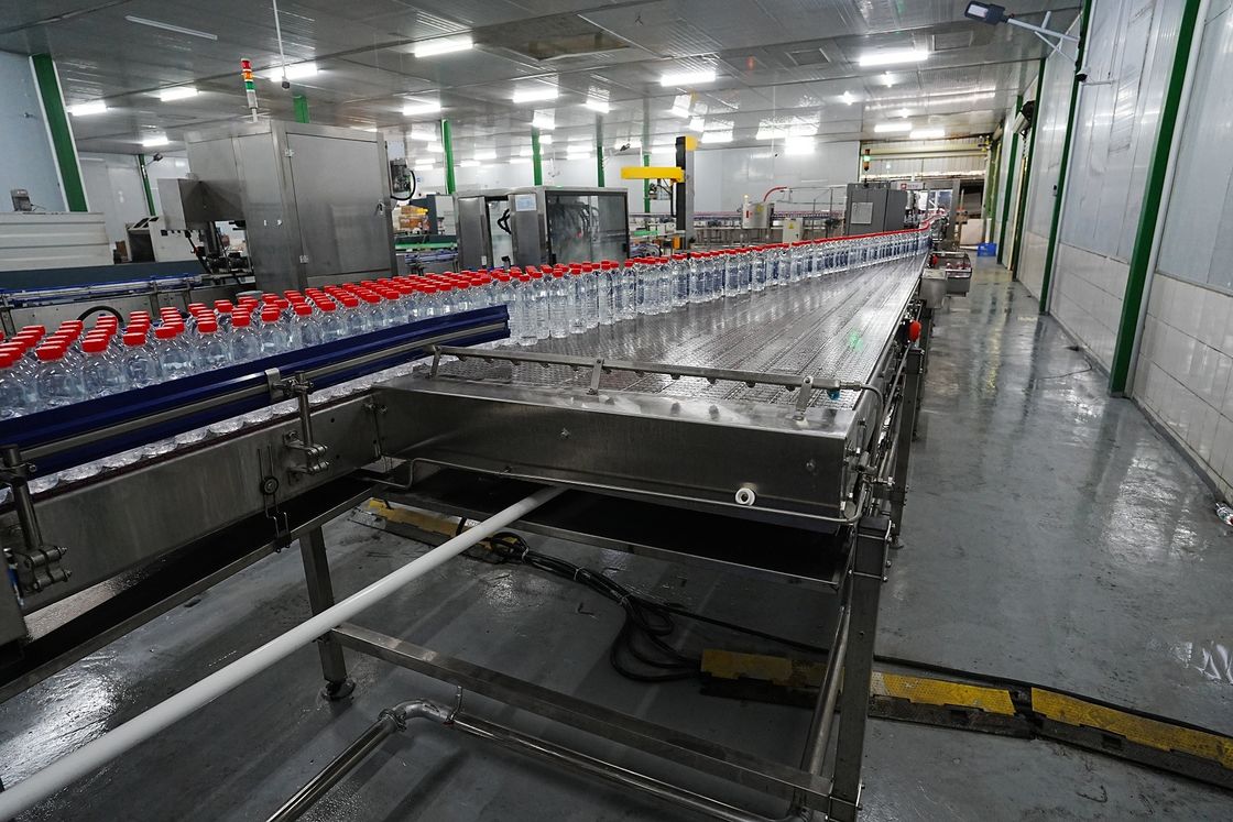 Dynamic Buffer Platform Conveyor Line For 24000BPH Bottled Water Production Line