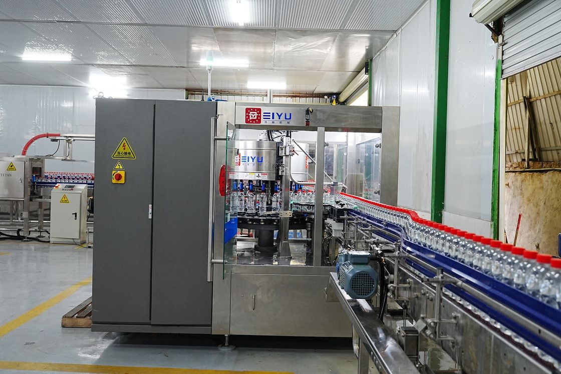 Hot Glue Labeler OPP BOPP Film Hot Melt Glue Labeling Machine For 24000BPH Bottled Water Production Line
