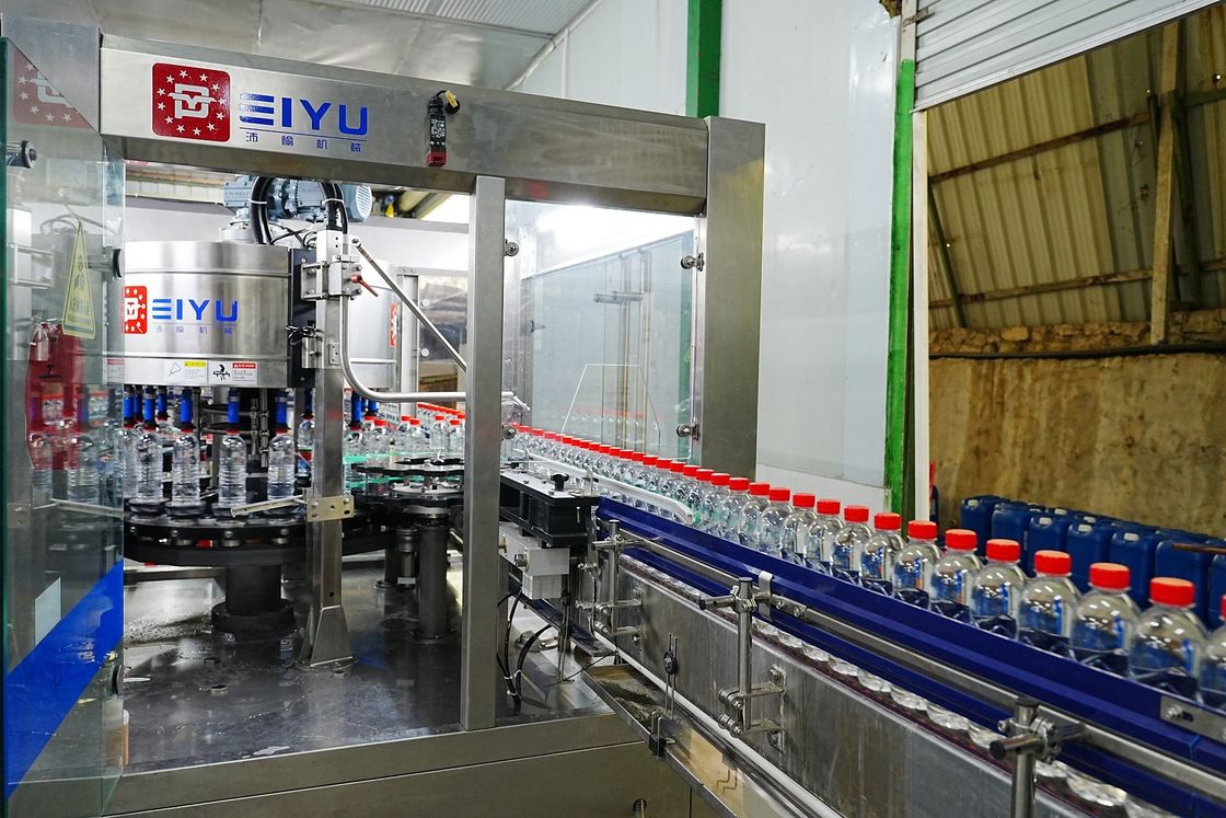 Hot Glue Labeler OPP BOPP Film Hot Melt Glue Labeling Machine For 24000BPH Bottled Water Production Line