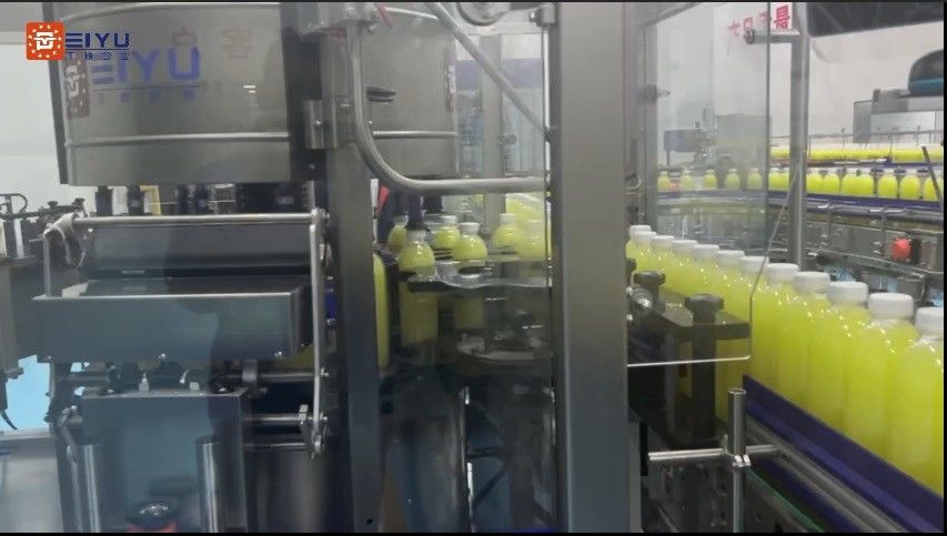OPP Hot Melt Labeller OPP Hot Melt Labeling Machine For PET Bottle Juice Production Line