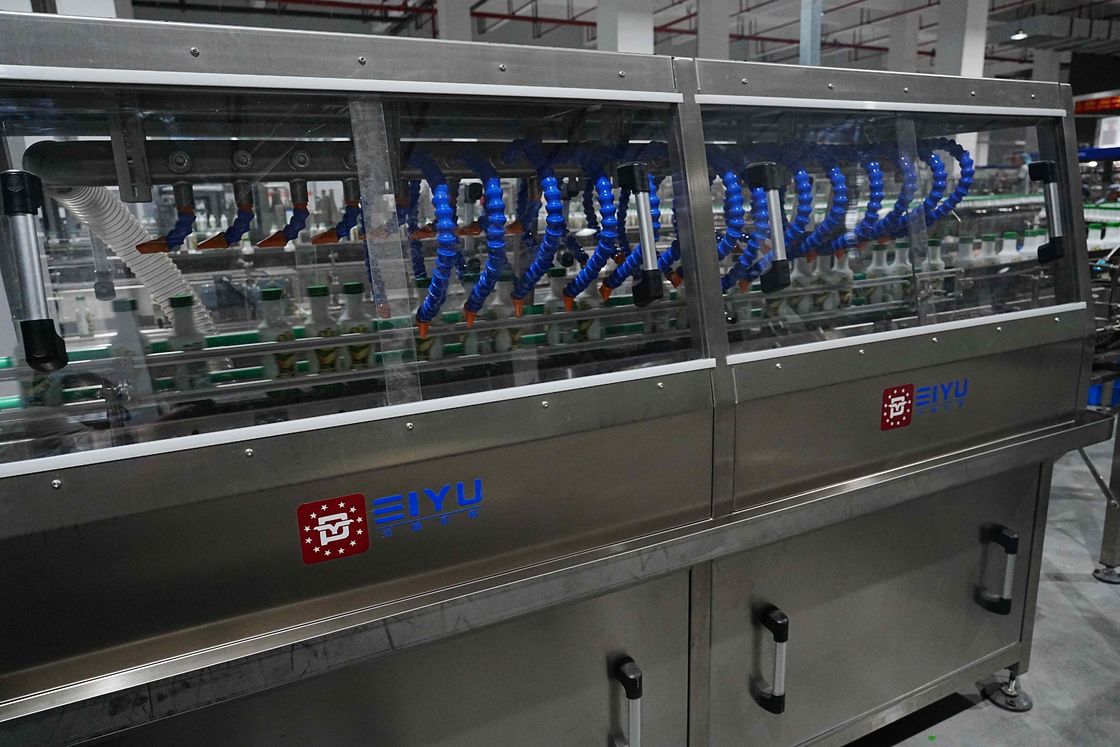 1400 मिमी कन्वेयर लाइन ऊंचाई बोतल पानी ब्लोअर के लिए 18,000 BPH पेय एसेप्टिक लाइनें विश्वसनीय सुखाने समाधान