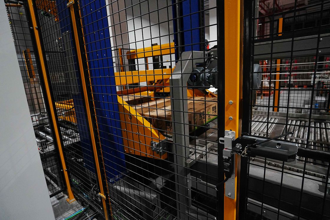 Single-Lane Gantry Palletizer For 18,000 BPH Beverage Aseptic Line Efficient & Reliable Automation