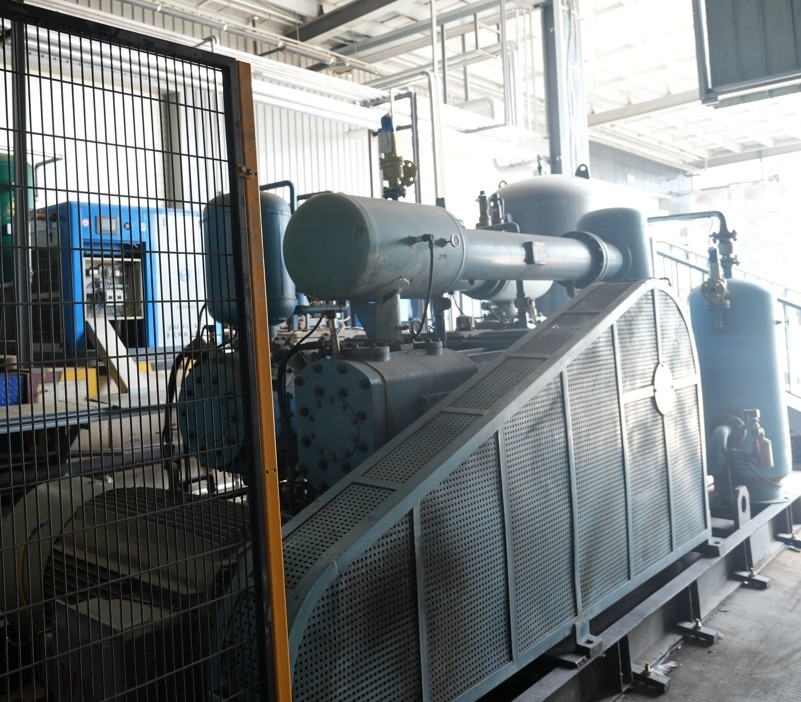 Advanced Water Chiller PET Bottle Preform Manufacturing Equipment For PET Preform Injection Molding Systems