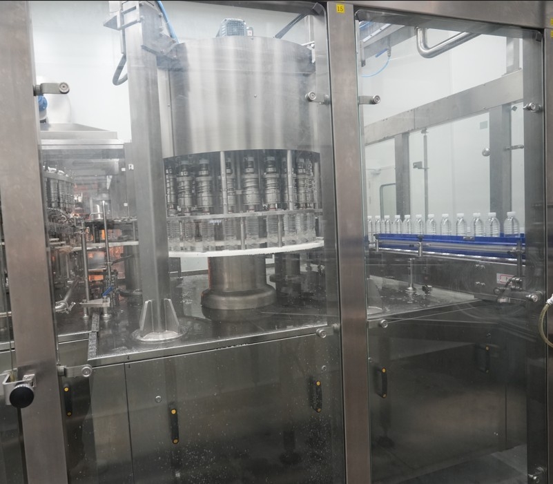 High-Speed 36,000 BPH PET Bottle Filler Precision & Efficiency for Modern Bottling Plants