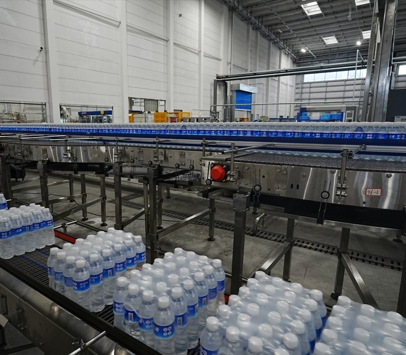 Automated stacking and conveying system for bottled water production High Efficiency Packaging Solution