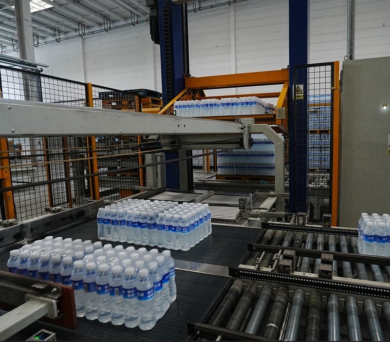 Customizable Gantry Palletizer For 42,000 BPH Bottled Water Production Line High Efficiency