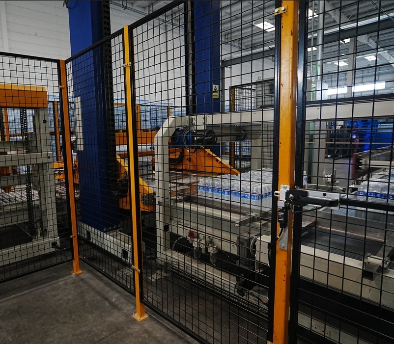 Customizable Gantry Palletizer For 42,000 BPH Bottled Water Production Line High Efficiency