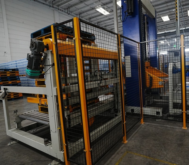 Customizable Gantry Palletizer For 42,000 BPH Bottled Water Production Line High Efficiency