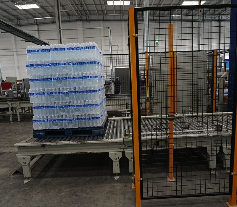 Beverage Palletizing System For 42,000 BPH Bottled Water Production Line Efficient