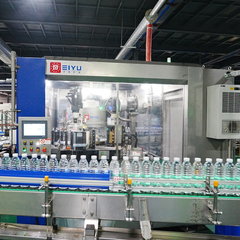 36000BPH Etiquetador de pegamento caliente Máquina de etiquetado autoadhesivo para la línea de producción de agua embotellada