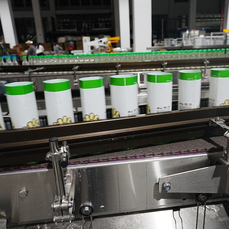Fifth Generation Fully Automatic Shrink Sleeve Applicator Customized For 30000BPH Drinks Production Line Is Being Tested In The Workshop