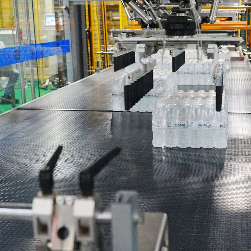 10,000 Bph PET PE Bottle Filling Line with Gravity Filling for Bottled Water Production