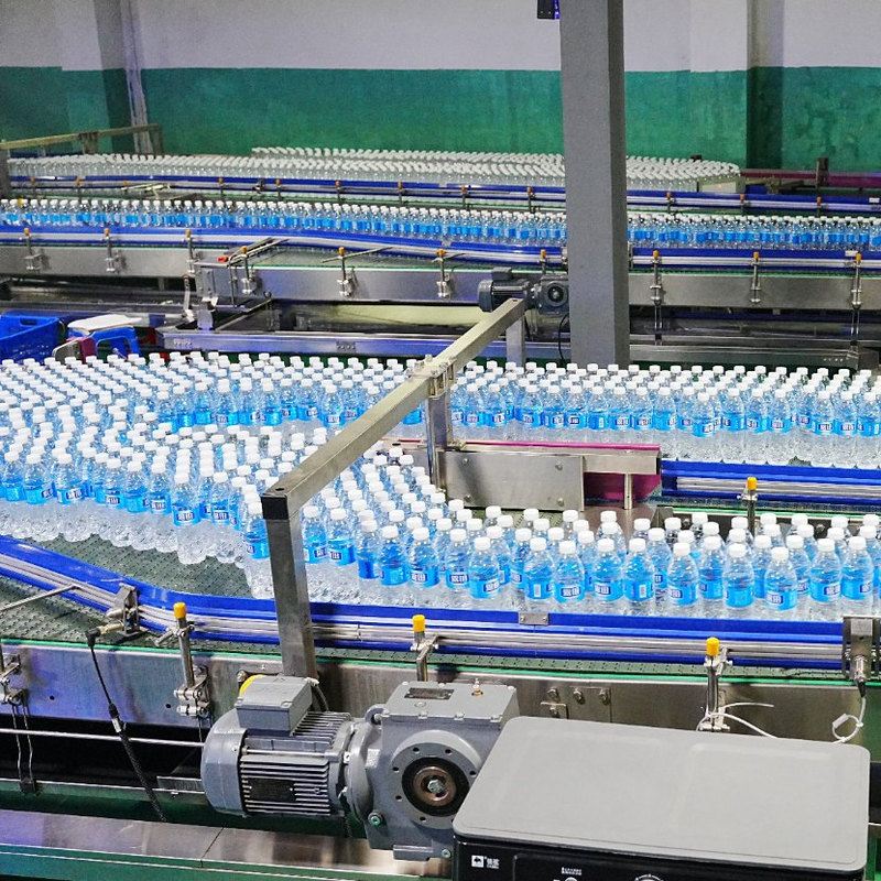 16,000 Bph Full Automatic Mineral Water End of Line with Hot Melt Adhesive Labeling for Plastic Glass Metal Bottles 338ml to 1.35L