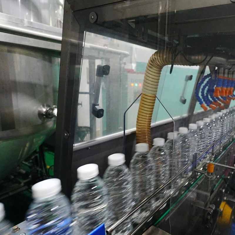Full Automatic Bottled Water Production Line with Pre-treatment System and Blowing Filling Capping All in One Machine