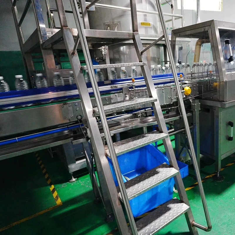 16,000 BPH Full Automatic Bottled Water Production Line with Gravity Filling for 338ml, 542ml, 1.35L, 4*6 Packaging