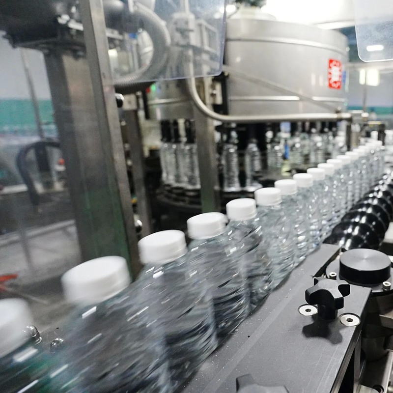 14,000 Bph Non-Carbonated Negative Pressure Filling Bottled Water Production Line for Beverage Packaging
