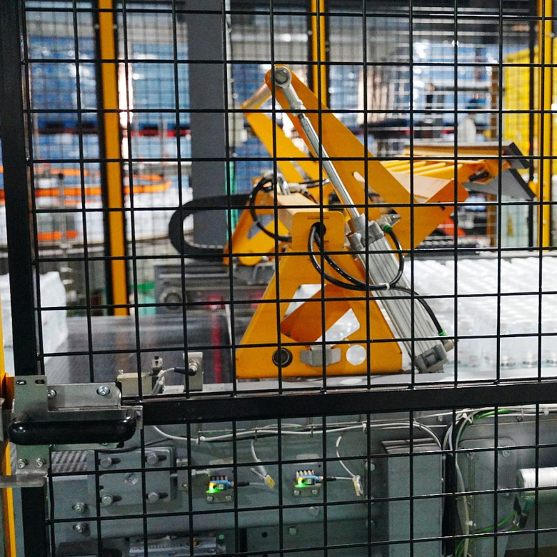 4000 Bph Gallon Water Labeling Machine for Bottle Water Packaging with 6000-72000bph Capacity