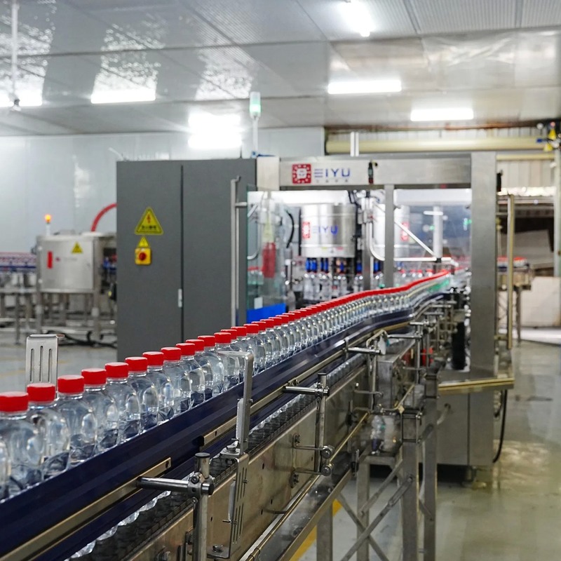 उच्च गति (6000BPH-72000BPH) विभिन्न कंटेनरों के लिए अनुकूलित बहु-अनुप्रयोग गर्म पिघल गोंद लेबलर