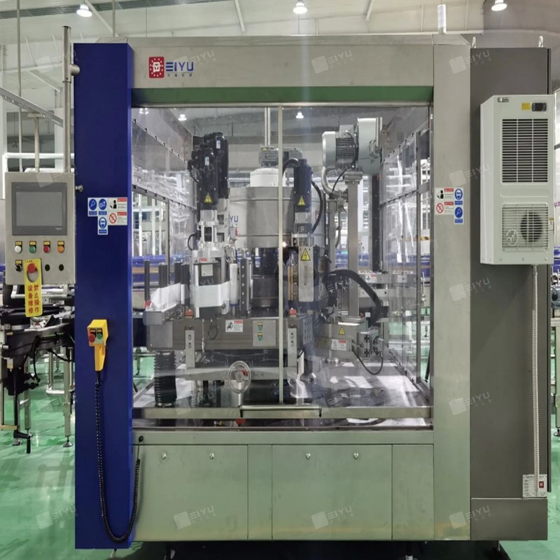 ऑटोमैटिक हॉट मेल्ट गोंद लेबलिंग मशीन 3300*3600*2500 मिमी के साथ आयाम D.50-104 मिमी H 140-325 मिमी बोतलें 0.6-0.7 एमपीए पर