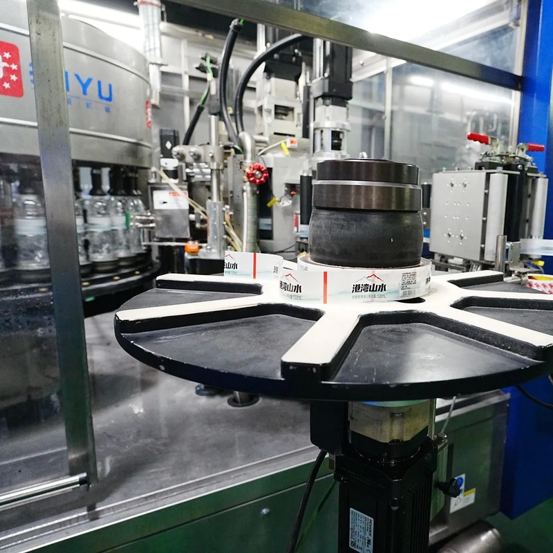 Automatic Hot Melt Glue Labeler for Multi-Application Customizable Precision Labeling in Beverage Production Lines