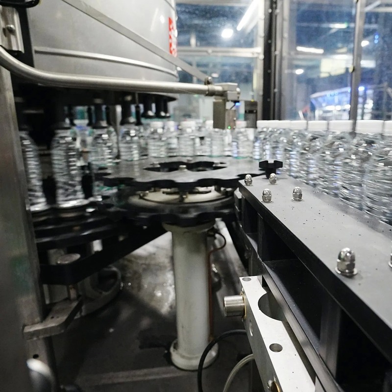 Automatic Hot Melt Glue Labeler with 6000BPH-72000BPH Speed for Multi-Application Rotary Design