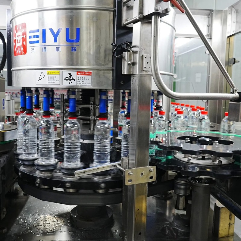 Máquina automática de rotulagem de adesivos de fusão a quente com velocidade de 6000BPH-72000BPH de aço inoxidável 304 e certificada ISO9001