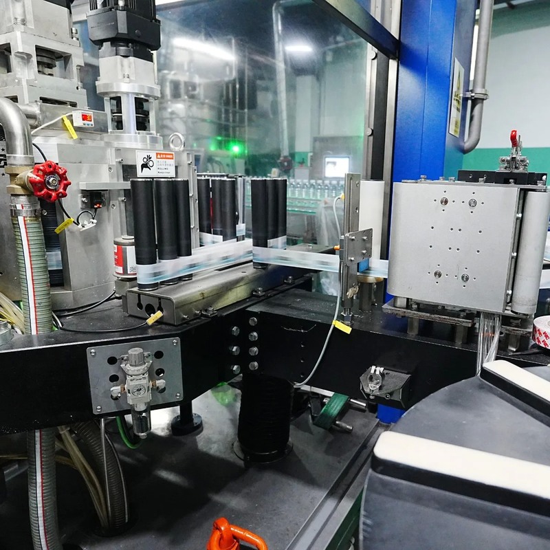 Automatic Hot Melt Glue Labeler with 6000BPH-72000BPH Speed and Stainless Steel 304 Construction for Customized Applications