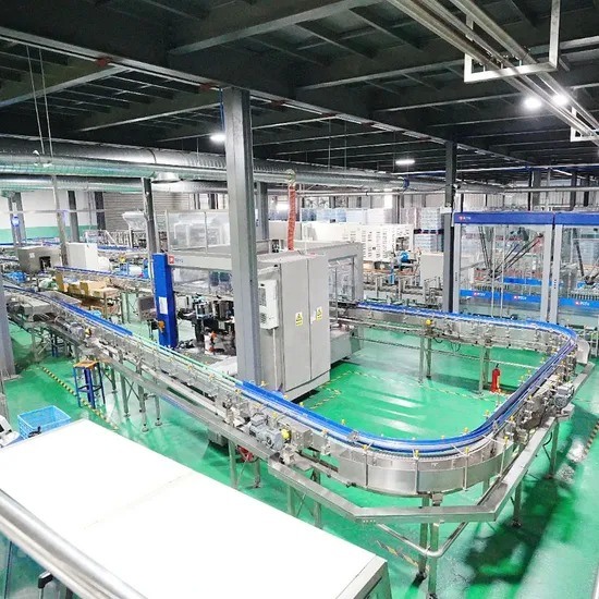 Automatic Hot Melt Glue Labeling Machine with 3300*3600*2500 mm Dimension for D.50-104mm H 140-325mm Containers and 38kw Power