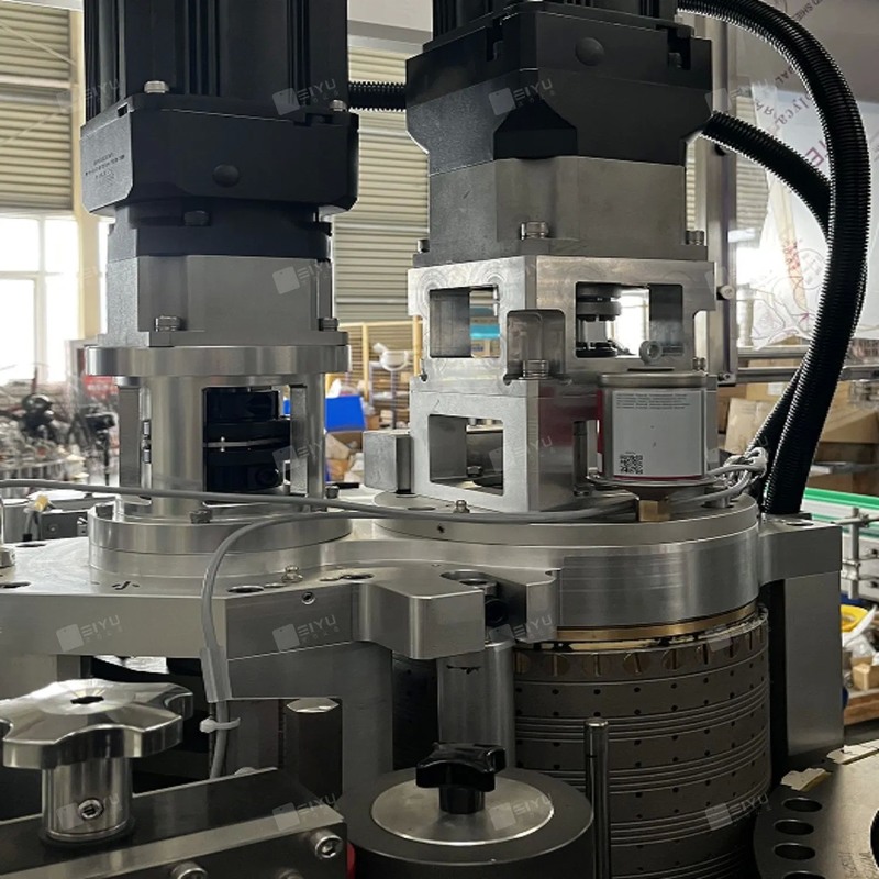 Automatic Hot Melt Glue Labeling Machine with 3300*3600*2500 mm Dimension for D.50-104mm H 140-325mm Containers and 38kw Power