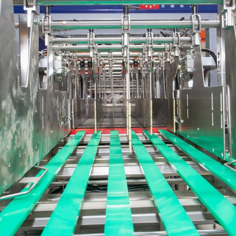 Automatic High-Speed Shrink Wrapping Machine with Stainless Steel 304 for 12000-36000bottles/Hour and 380V