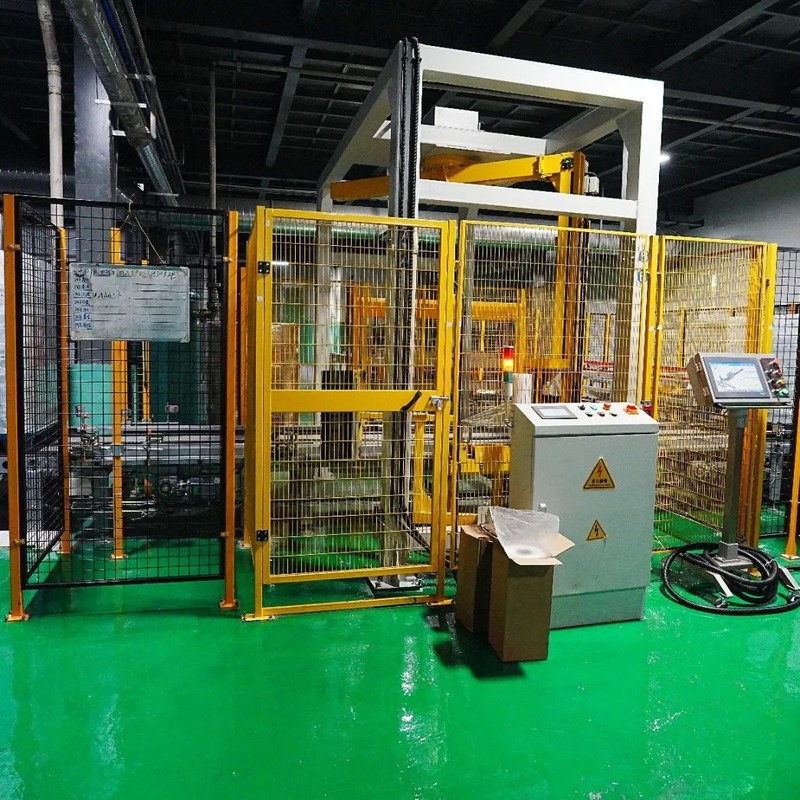 Palettiseur à portique bas profil à deux voies pour palettisation de cartons sur lignes de production de boissons aux fruits