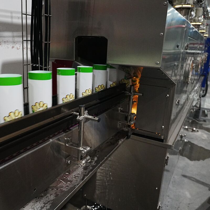 High-Speed Sleeve Labeling Machine with 600 Bottles/Minute Capacity and ≥99.9% Qualified Rate Featuring 5th Gen Motion Control