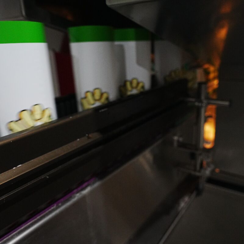 High-Speed Sleeve Labeling Machine with 600 Bottles/Minute Capacity and ≥99.9% Qualified Rate Featuring 5th Gen Motion Control