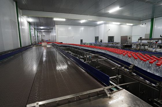Dynamic Buffer Platform Conveyor Line For 24000BPH Bottled Water Production Line
